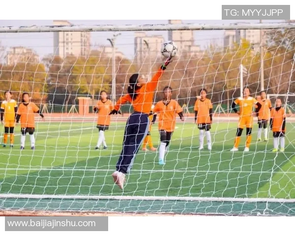 世界顶级足球巨星齐聚绿茵同框合影尽显兄弟情深