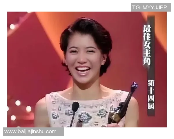 袁咏仪与足球球星的跨界合作与深厚友谊揭示体育与娱乐圈的完美融合